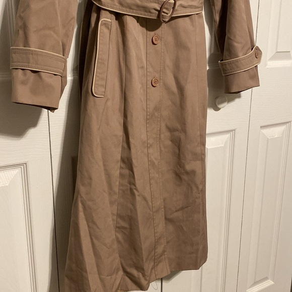 Vintage Mauve Rain Jacket - Picture 3 of 9